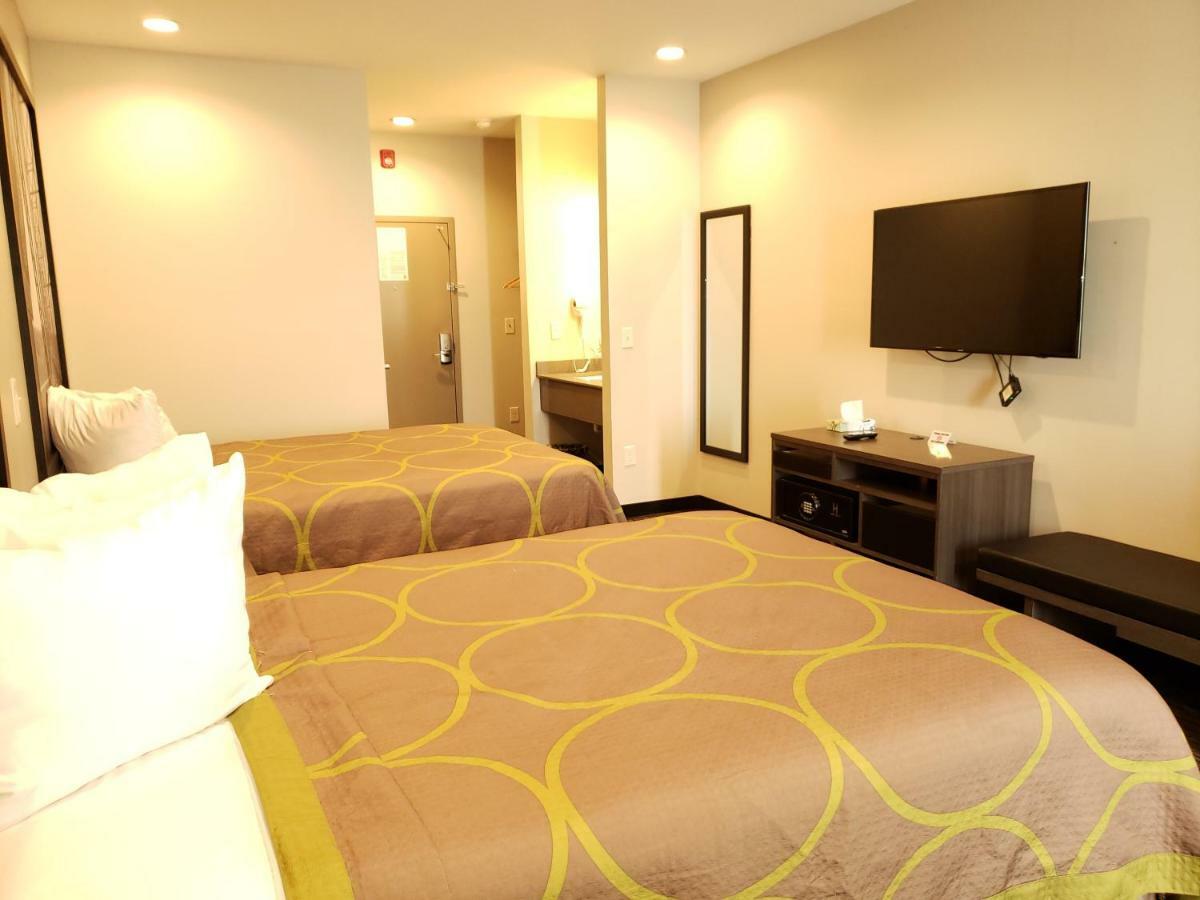 Hotel Super 8 By Wyndham St. Louis North Esterno foto
